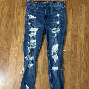 Extra distressed high waisted jeans